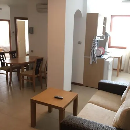 Private In Emerald Appartement